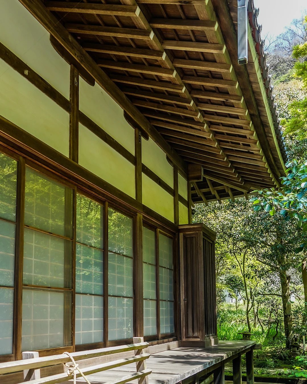 日本の伝統的な建築と自然環境